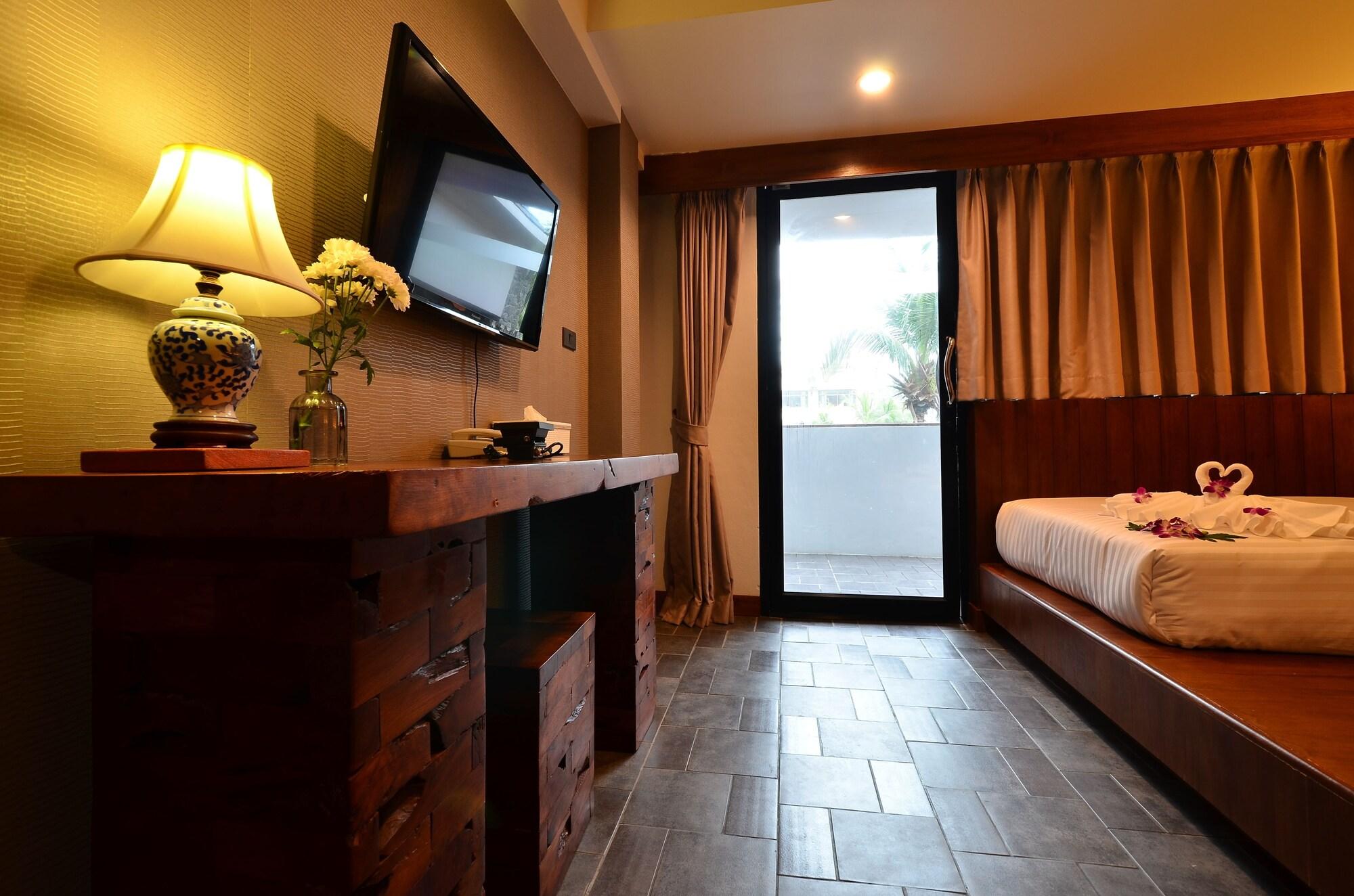 Lap Roi Karon Beachfront By Shanaya Bagian luar foto